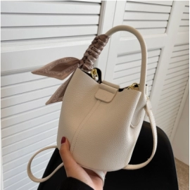 Advanced texture women's bag autumn and winter new style bag niche design crossbody bag fashionable portable water Bucket bag